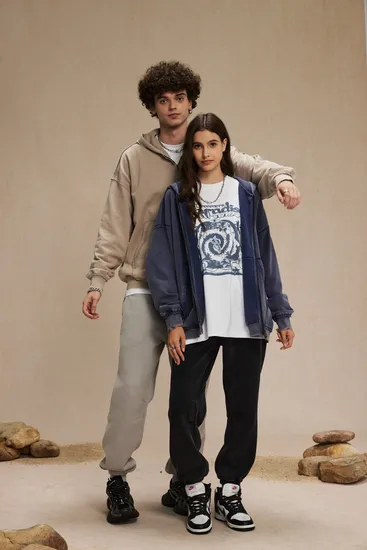 Kangaroo Pocket Raw Edge Hooded Zip Sweatshirt Custom Brand Bulk Production Service