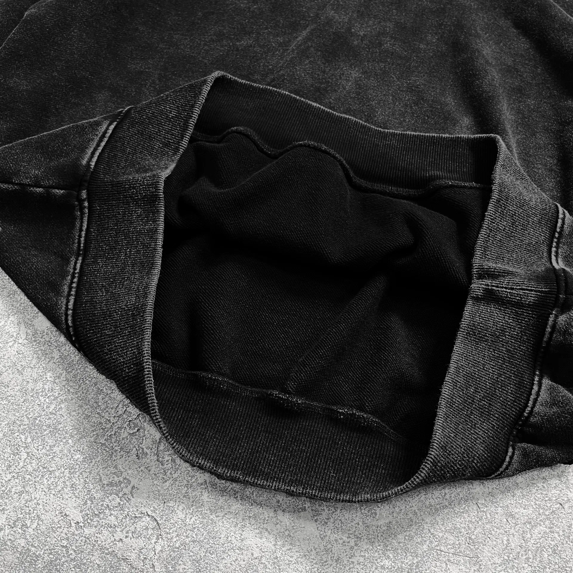 Distressed Snow Wash Kangaroo Pocket Hoodie Slash Cut Pure Cotton Custom Print Bulk