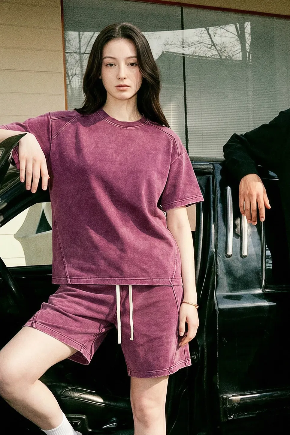 Retro Faded Distressed Cotton T-Shirt Allows Small Batch Custom Logo Embroidery and DTG Service