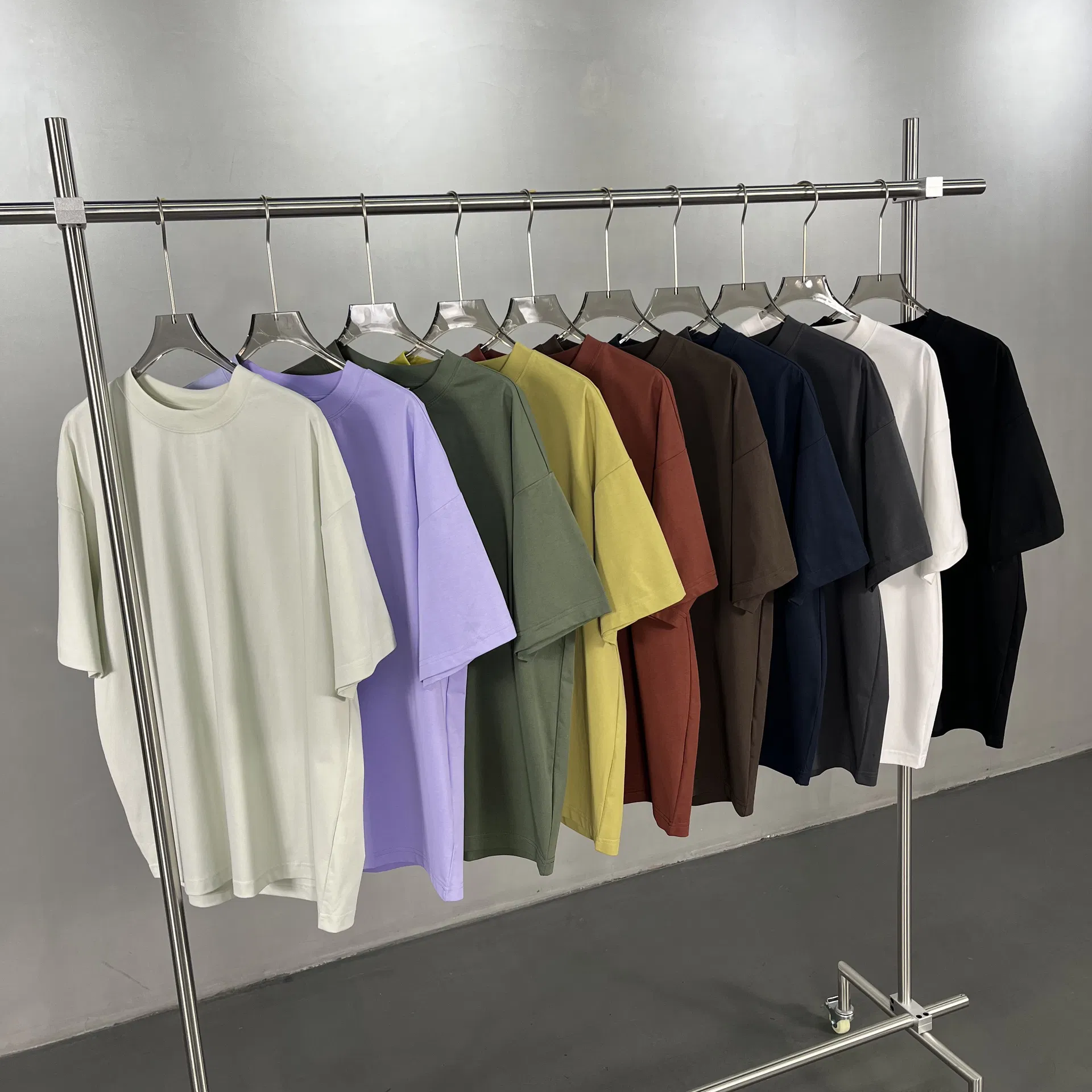 100% Cotton Loose Tee Customized Logo Art Embroidery Bulk Production Available