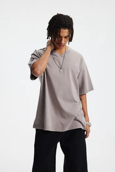 Raw Cut V Collar Cotton Tee Supports Personal Art Design DTG Embroidery Service