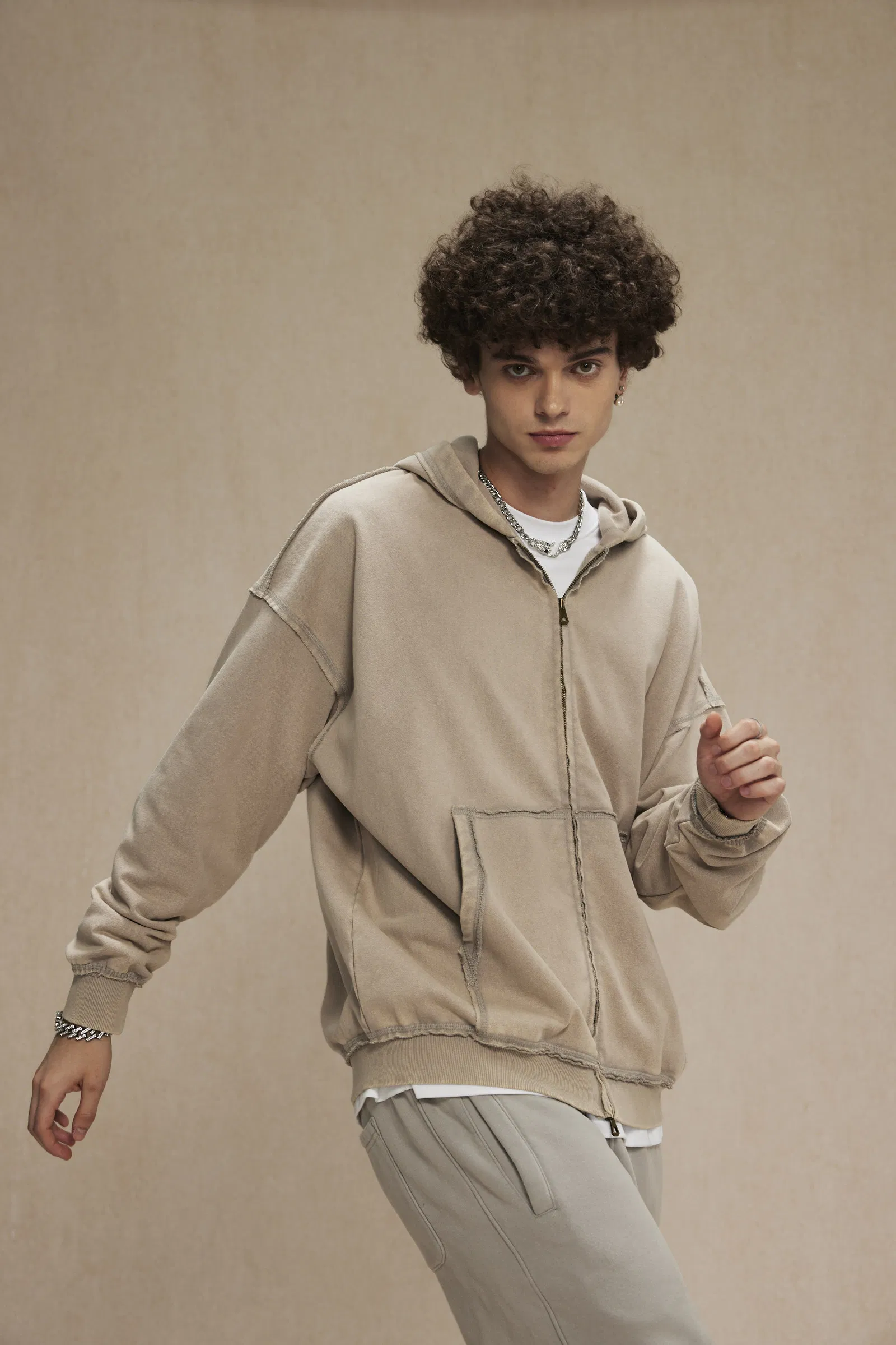 Kangaroo Pocket Raw Edge Hooded Zip Sweatshirt Custom Brand Bulk Production Service