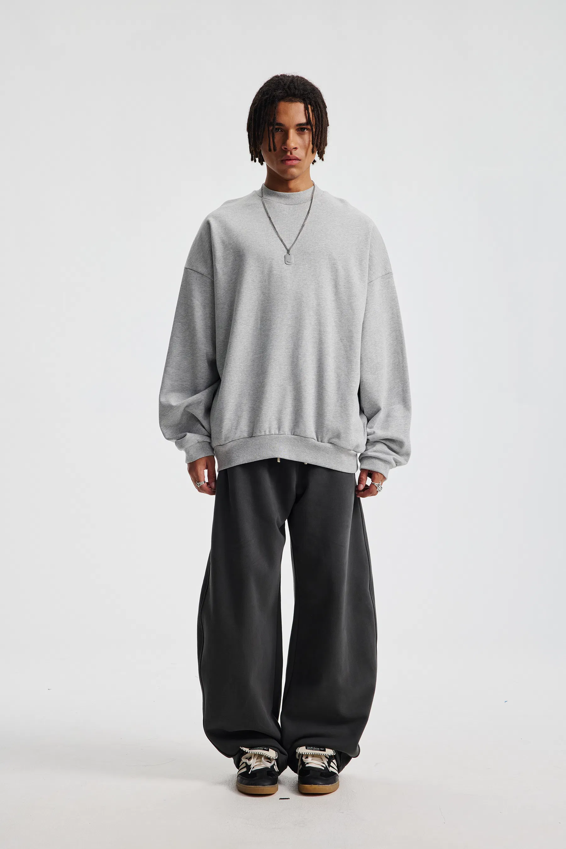 Thermal Retention Cotton Crew Sweatshirt Custom Logo for Streetwear Brand Bulk Purchase