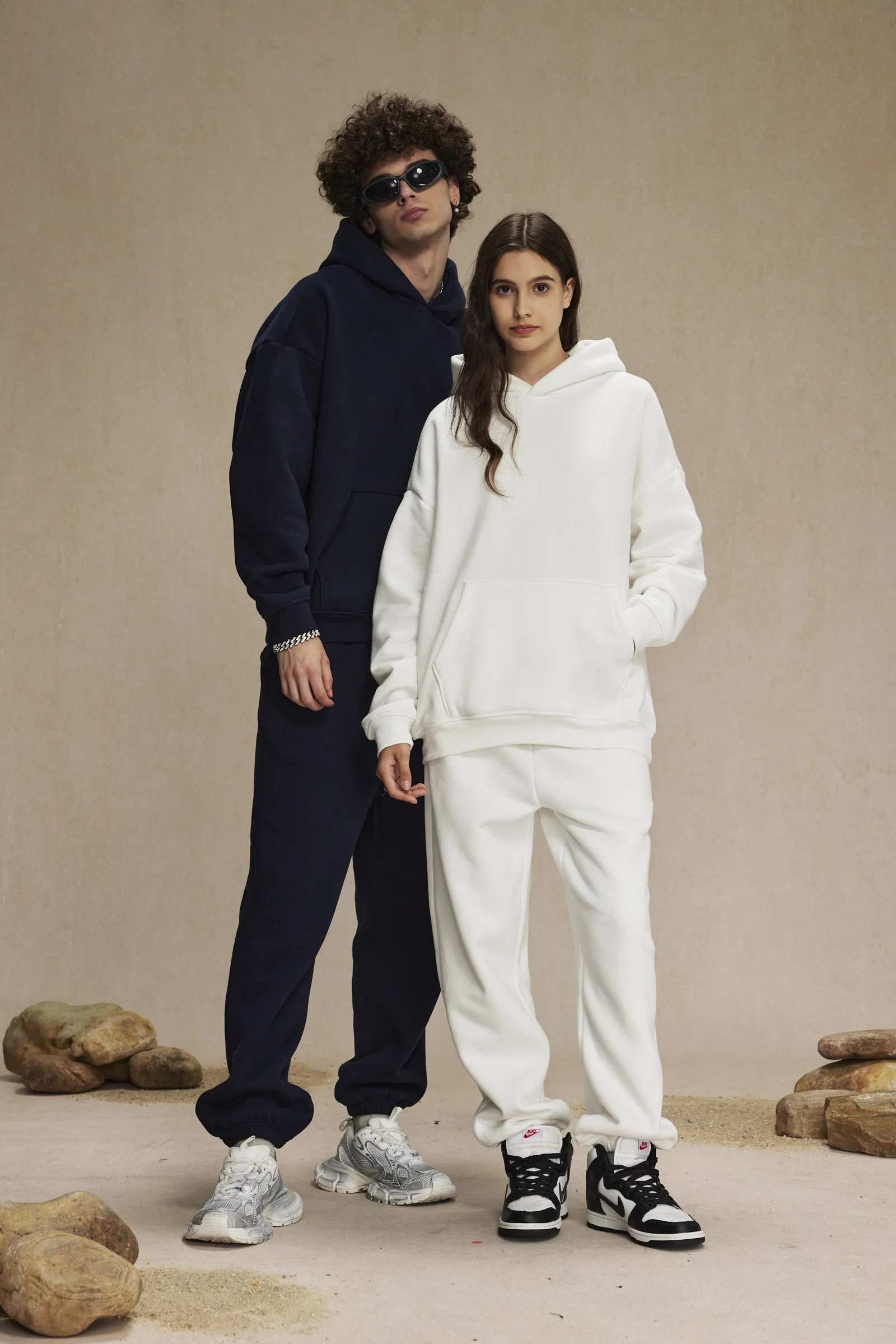 Fleece Lined No Drawstring Thick Hoodie 12 Colors Custom Logo Wholesale Service