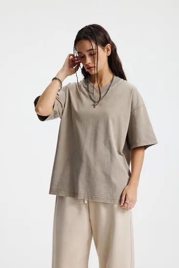 Raw Cut V Collar Cotton Tee Supports Personal Art Design DTG Embroidery Service